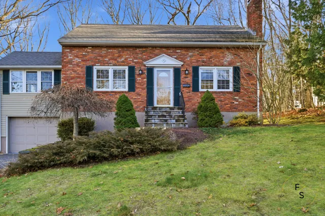 $424,000 | 11 Valerie Drive, Vernon, CT 06066