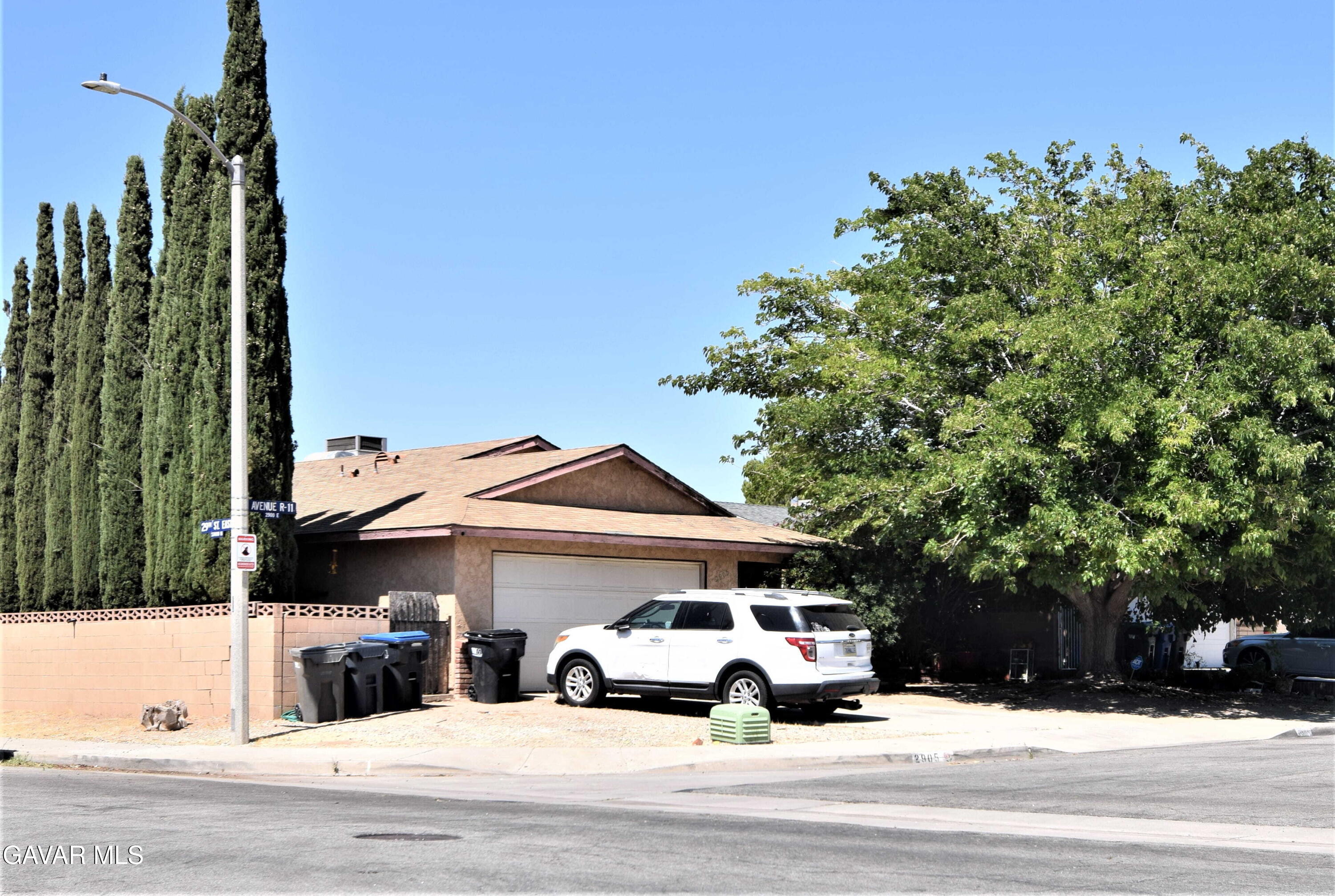 2905 East Ave R-11 Palmdale, CA 93550 - Photo 3 of 29 002