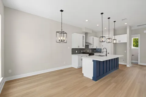 $349,900 | 5832 Highland Sun Lane, Houston, TX 77091