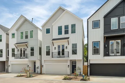 $349,900 | 5832 Highland Sun Lane, Houston, TX 77091