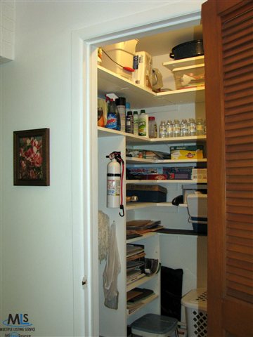 419 North Prospect, Unit 205 Romeo, MI 48065 - Photo 8 of 13 31142834-7.JPG