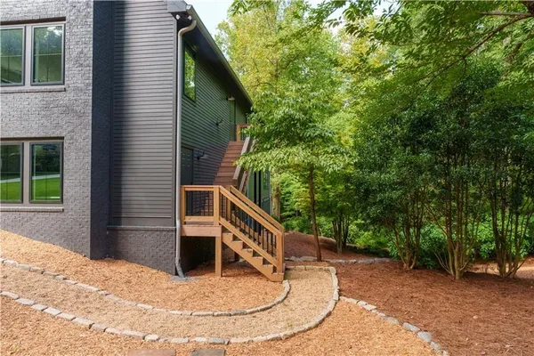 a view of entryway front of house
