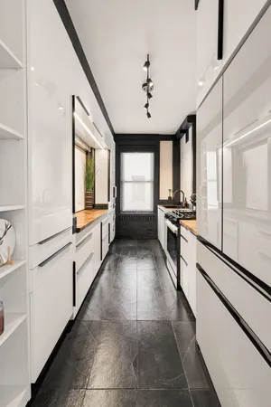 $575,000 | 675 Walton Avenue, Unit 6H | Concourse Village