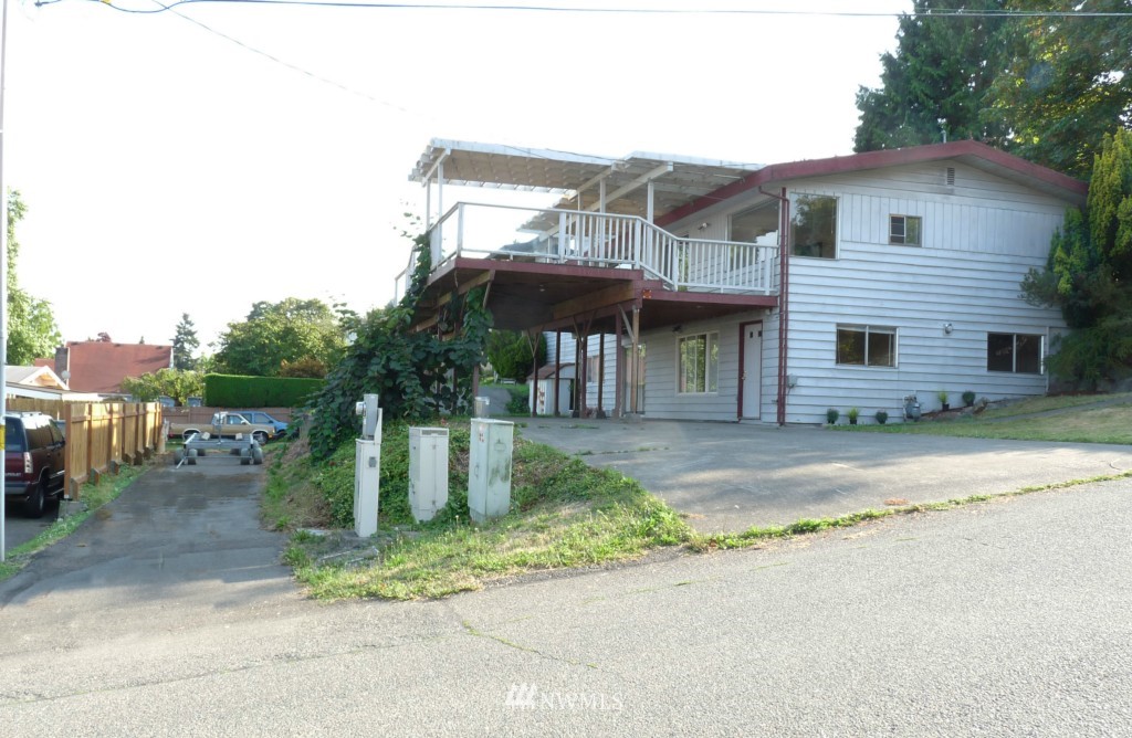 368 Maple Avenue Northwest Renton, WA 98057 - Photo 3 of 23