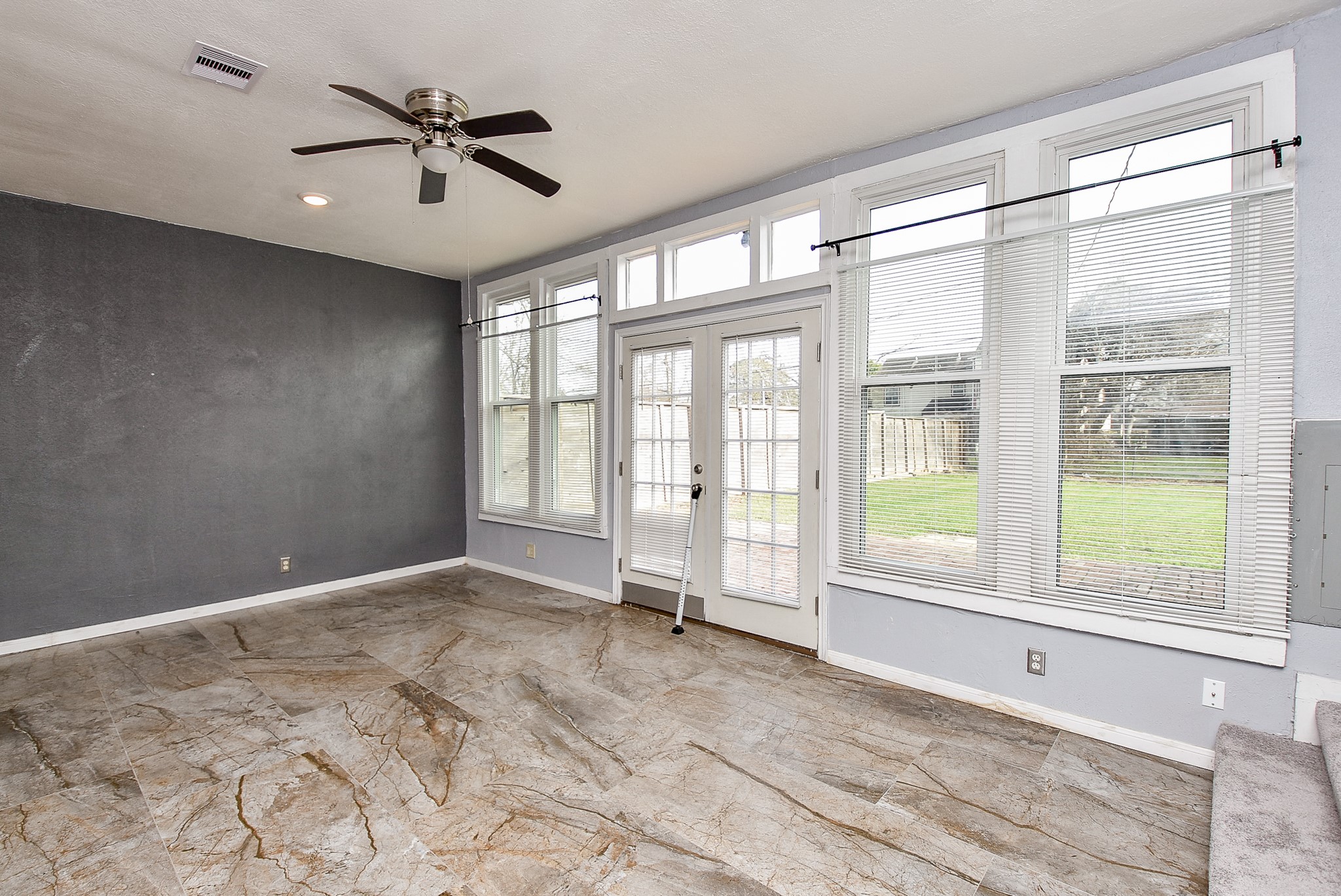 4916 Old Spanish Trail Houston, TX 77021 - Photo 15 of 32 a view of an empty room with a window