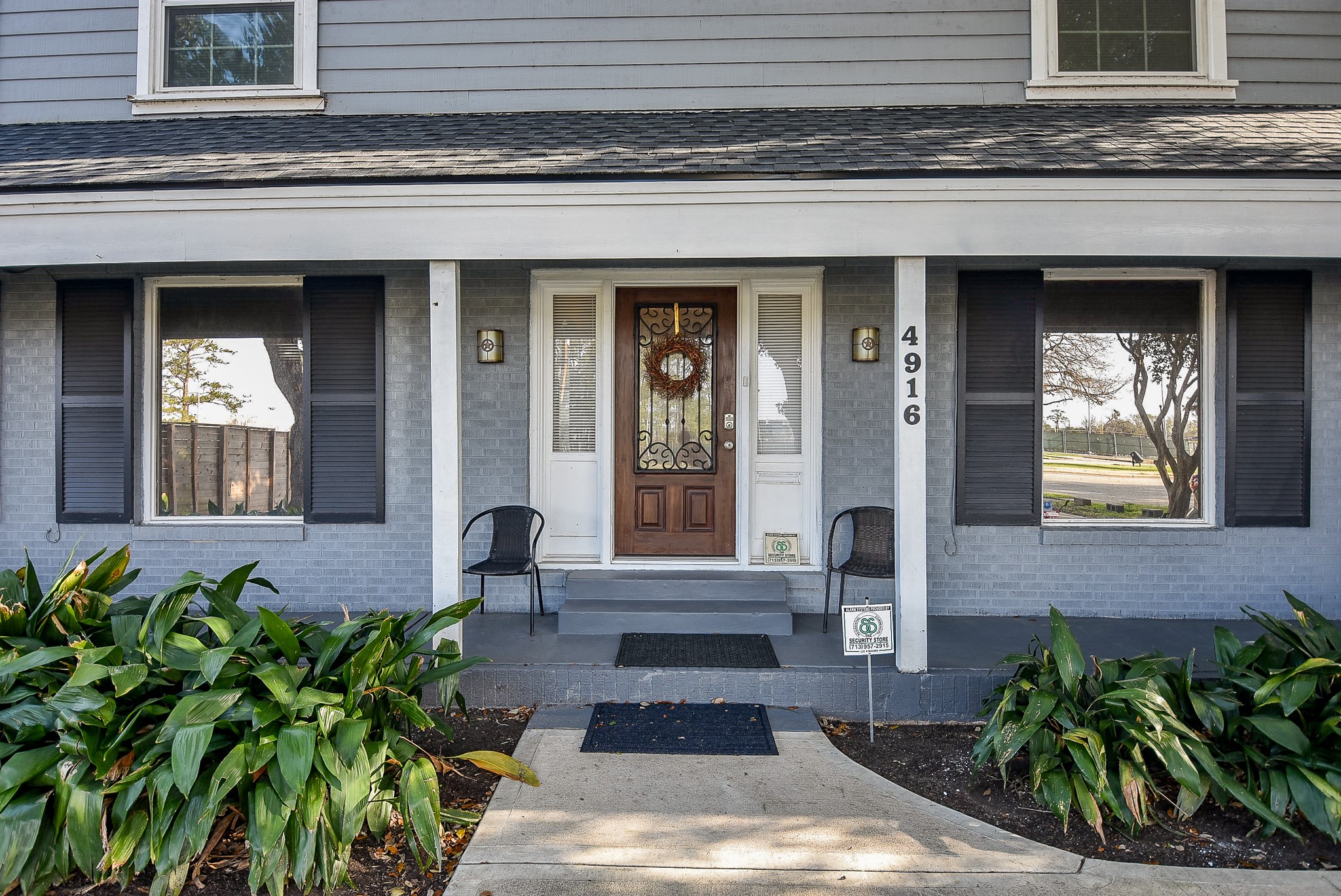 4916 Old Spanish Trail Houston, TX 77021 - Photo 2 of 32 a front view of a house with a yard