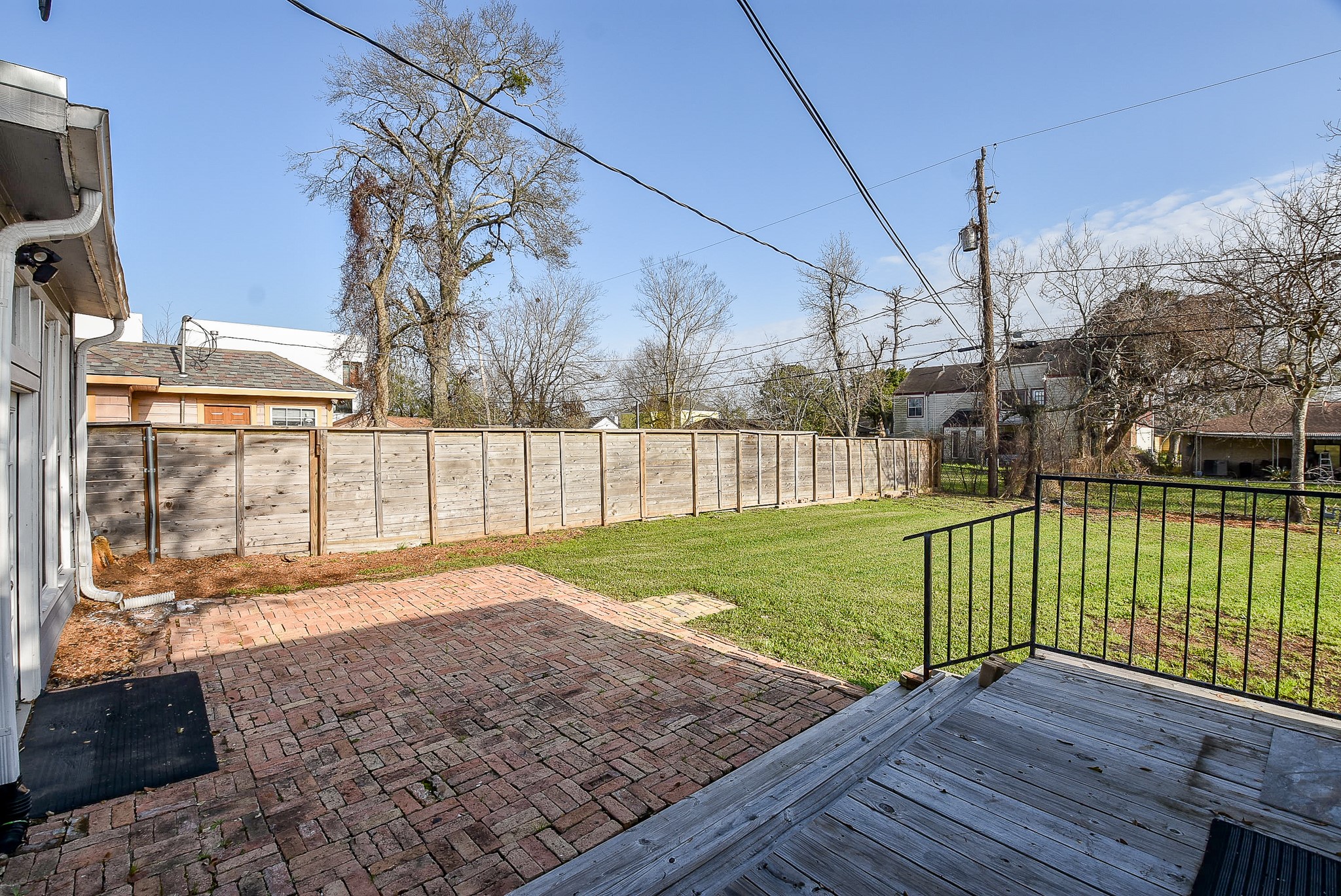 4916 Old Spanish Trail Houston, TX 77021 - Photo 27 of 32 a view of a backyard with wooden fence