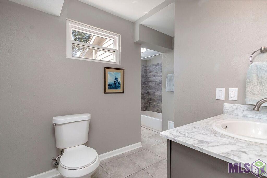 9464 Wesson Street Baton Rouge, LA 70816 - Photo 10 of 22 1st Floor Bath