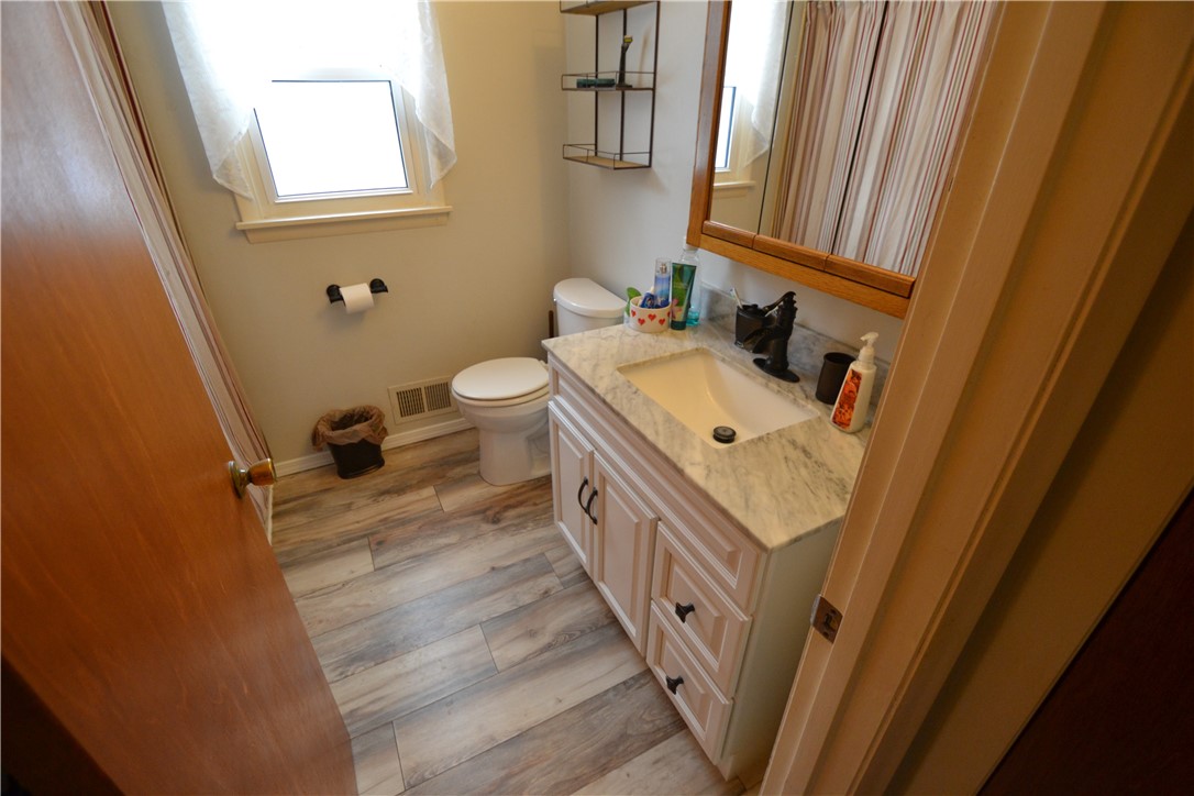 2328 Timberline Drive Macedon, NY 14502 - Photo 14 of 28 bath