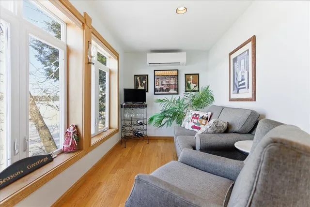 $899,000 | 882 Memorial Drive, Winthrop, ME 04364