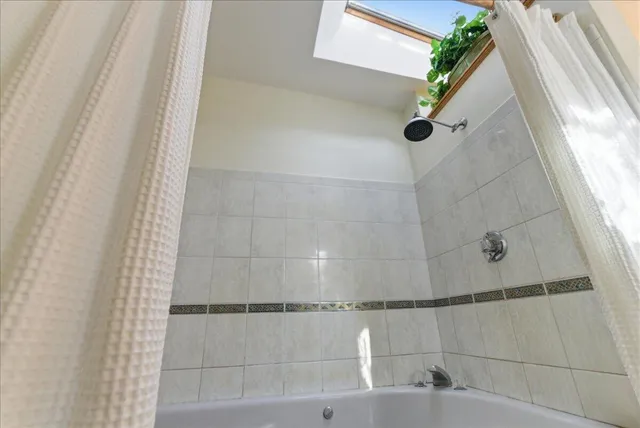 $899,000 | 882 Memorial Drive, Winthrop, ME 04364