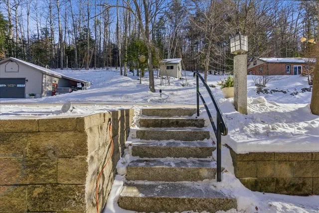 $899,000 | 882 Memorial Drive, Winthrop, ME 04364