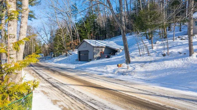 $899,000 | 882 Memorial Drive, Winthrop, ME 04364