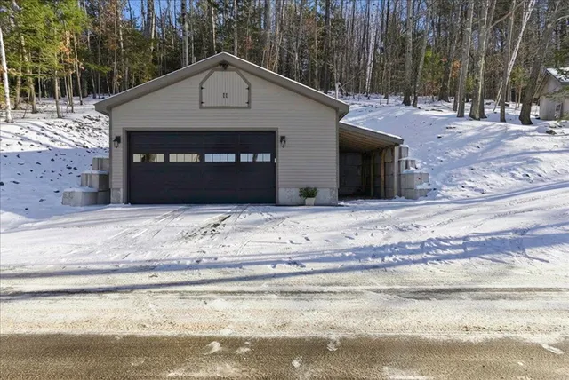 $899,000 | 882 Memorial Drive, Winthrop, ME 04364