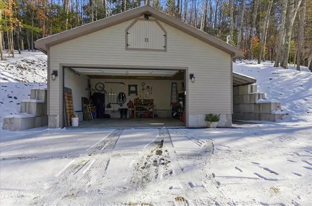 $899,000 | 882 Memorial Drive, Winthrop, ME 04364