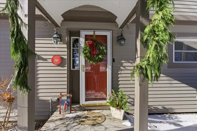 $899,000 | 882 Memorial Drive, Winthrop, ME 04364