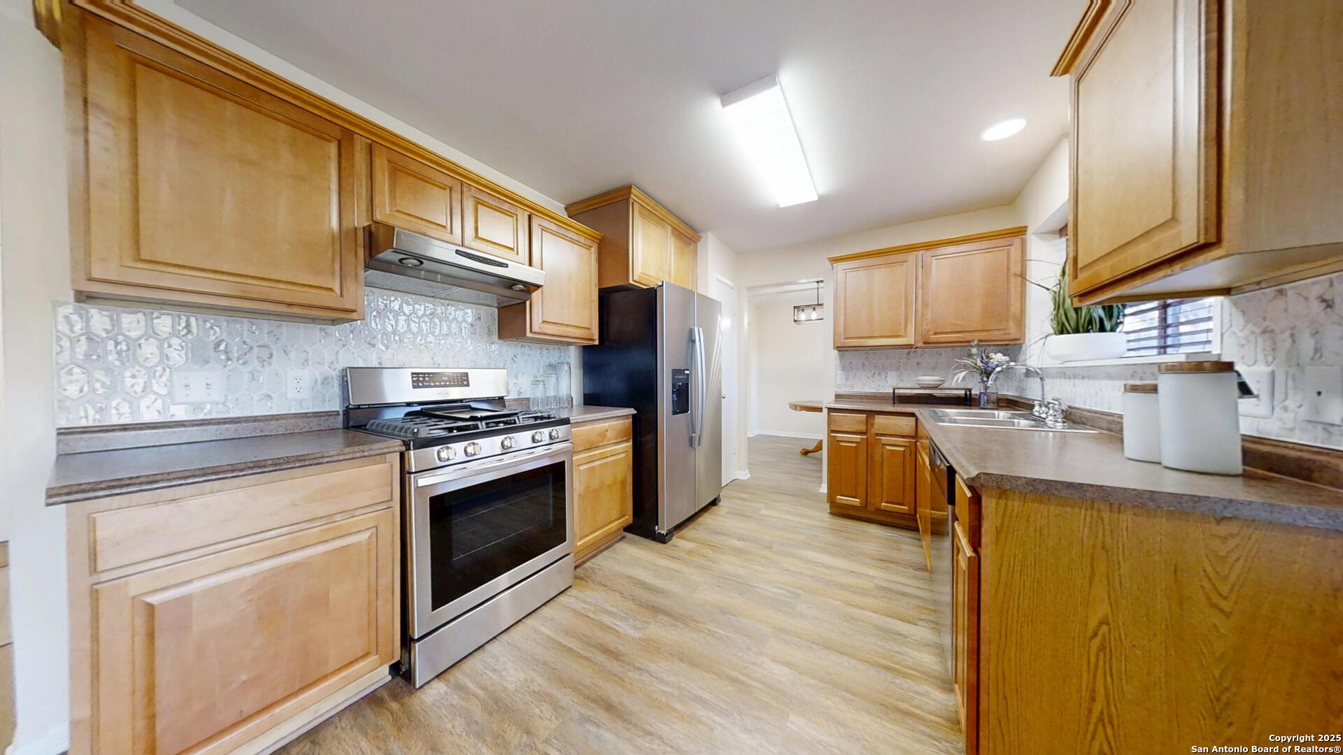 10718 Mustang Ridge Converse, TX 78109 - Photo 7 of 21 Gallery Image 7
