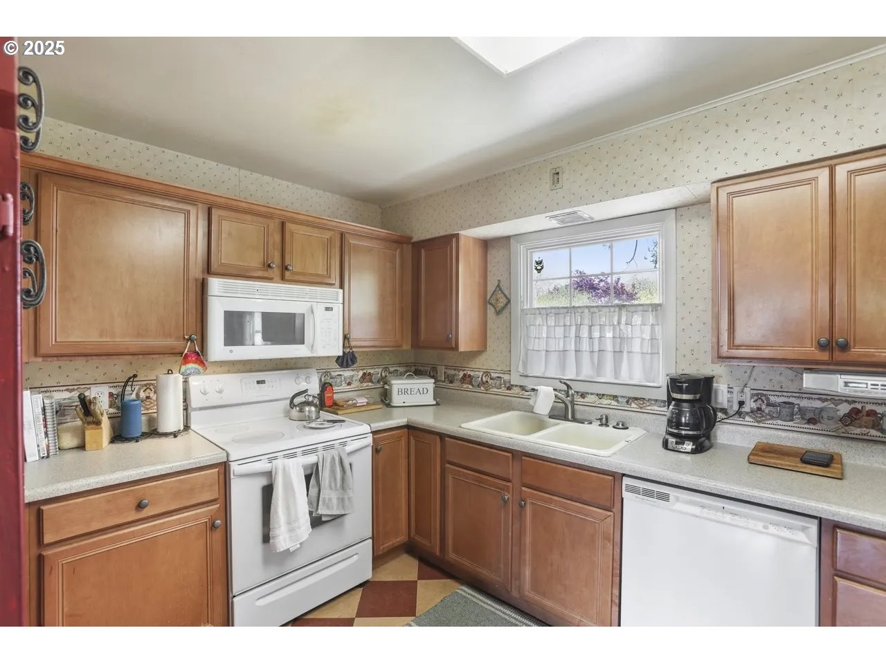 575 North Locust Street Canby, OR 97013 - Photo 13 of 45