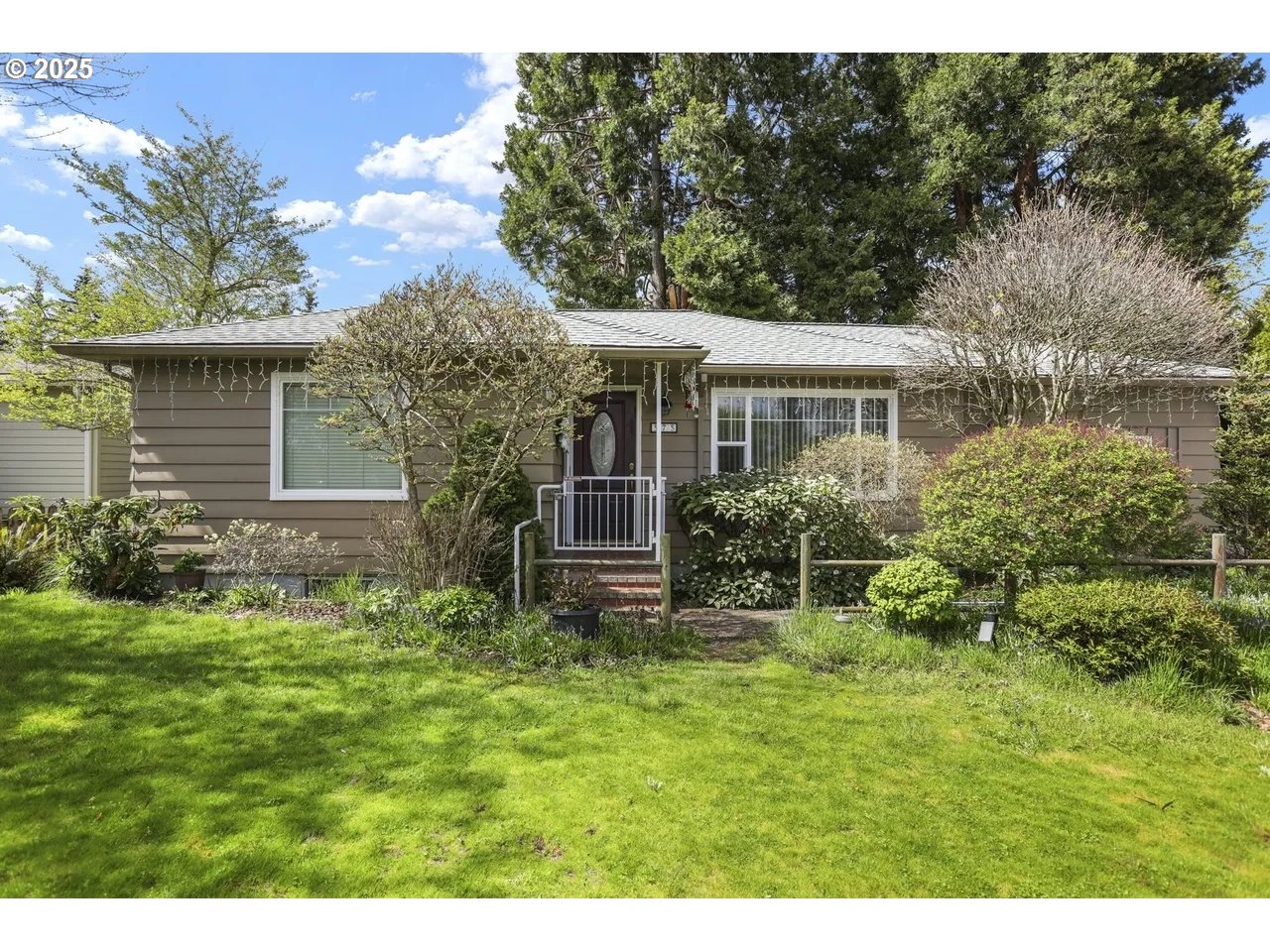 575 North Locust Street Canby, OR 97013 - Photo 3 of 45