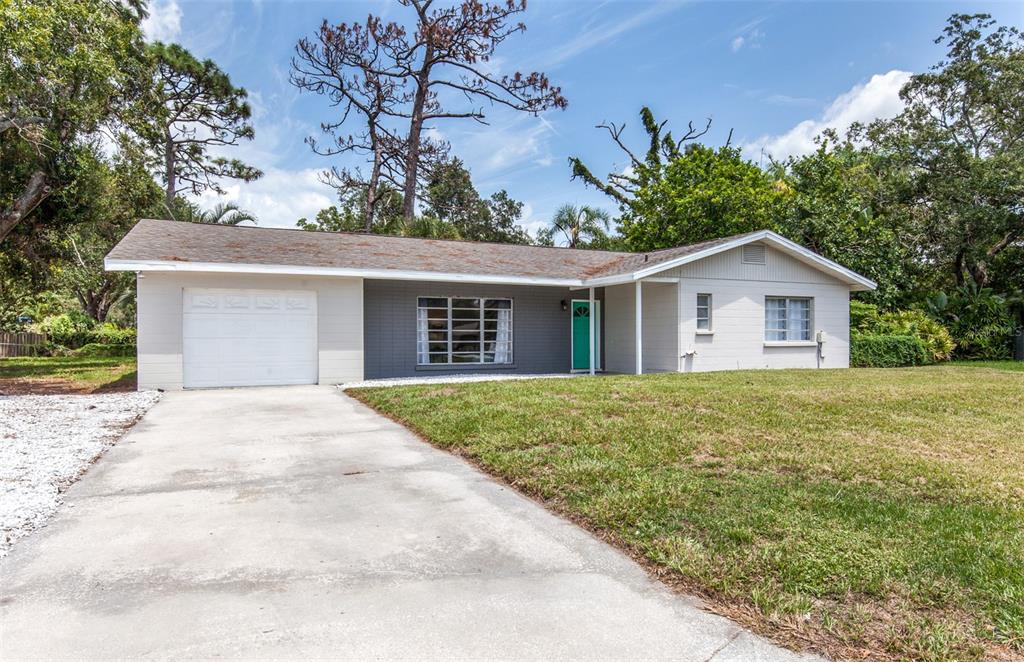 4439 Emerald Ridge Drive Sarasota, FL 34233 - Photo 2 of 48 Gallery Image 2