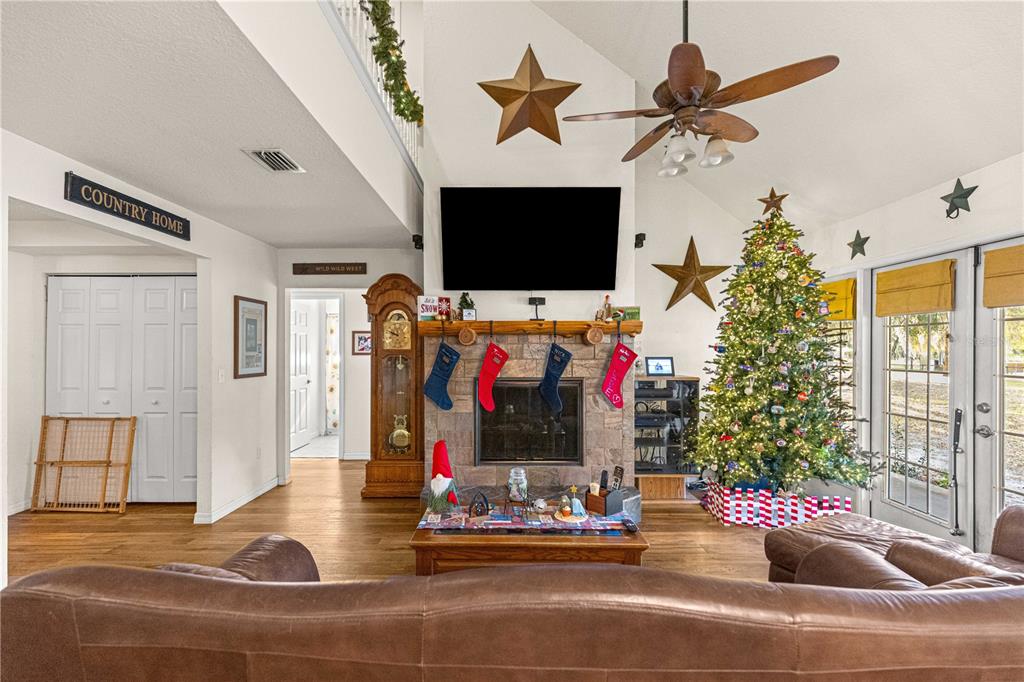 13850 Northeast 47th Avenue Anthony, FL 32617 - Photo 15 of 68