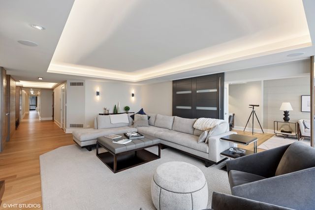$1,325,000 | 1420 Sheridan Road, Unit 5G, Wilmette, IL 60091