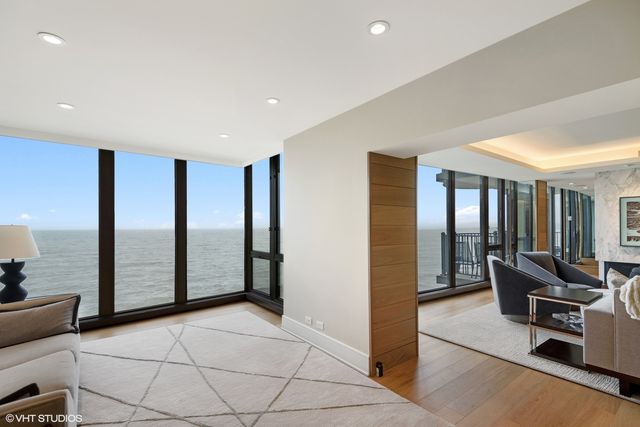 $1,325,000 | 1420 Sheridan Road, Unit 5G, Wilmette, IL 60091