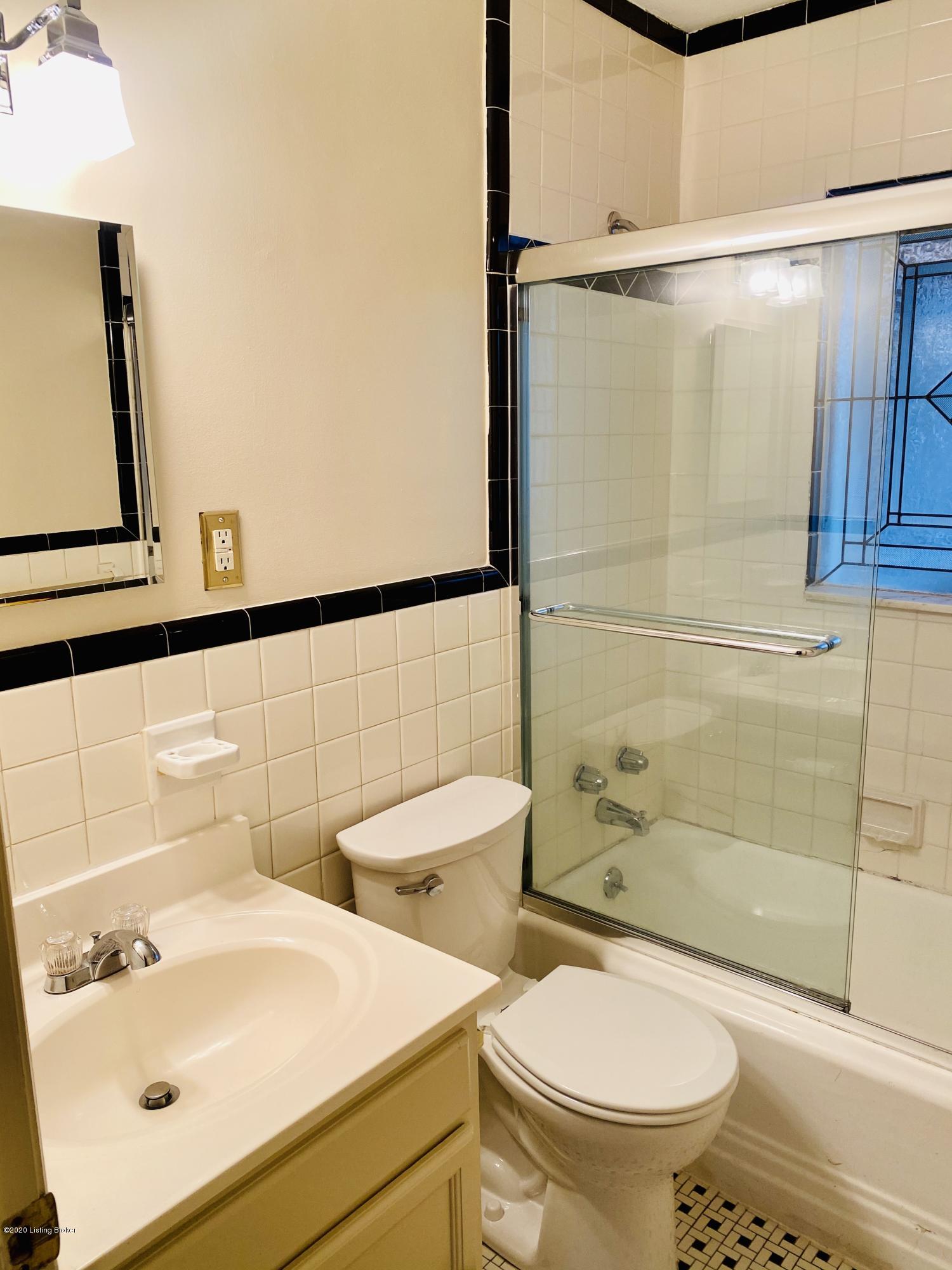 432 Sprite Road, Unit 10 Louisville, KY 40207 - Photo 5 of 11 569A0EF3-7840-4B75-A81D-0D1A5C629D6B