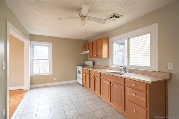 $1,795 | 762 State Street, Unit 2, New Haven, CT 06511