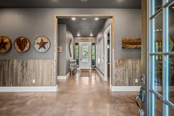 a view of entryway with livingroom
