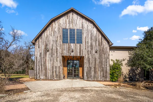 a view of entrance gate of house