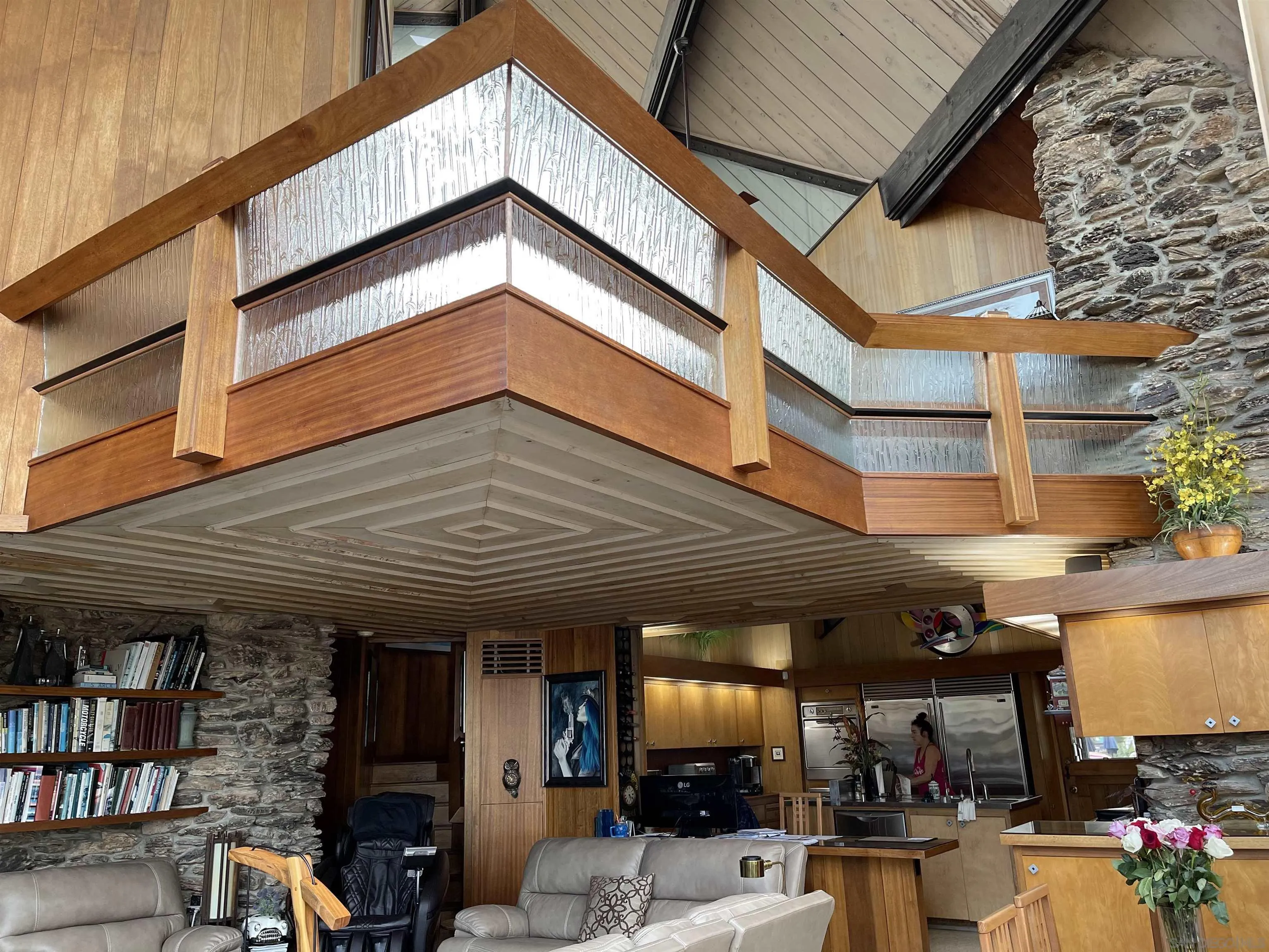 2694 Bayside Walk San Diego, CA 92109 - Photo 18 of 37 a view of a building with sitting area