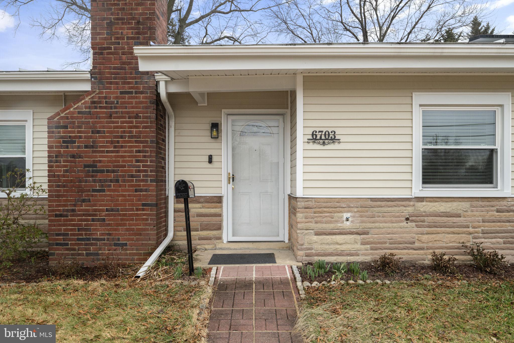 6703 Cimarron Street Springfield, VA 22150 - Photo 4 of 33