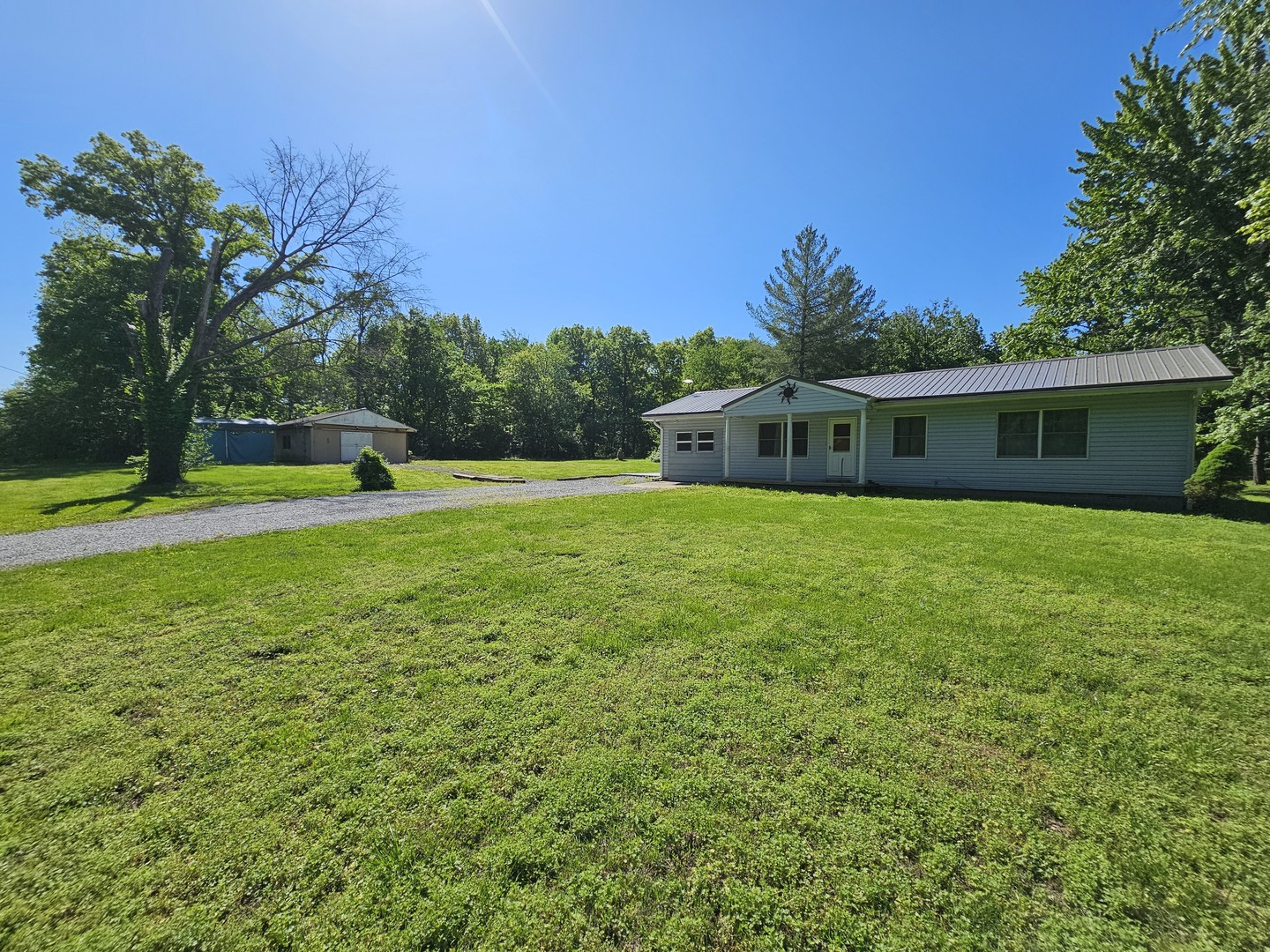 450 West Saddle Club Road Bonnie, IL 62816 - Photo 3 of 25
