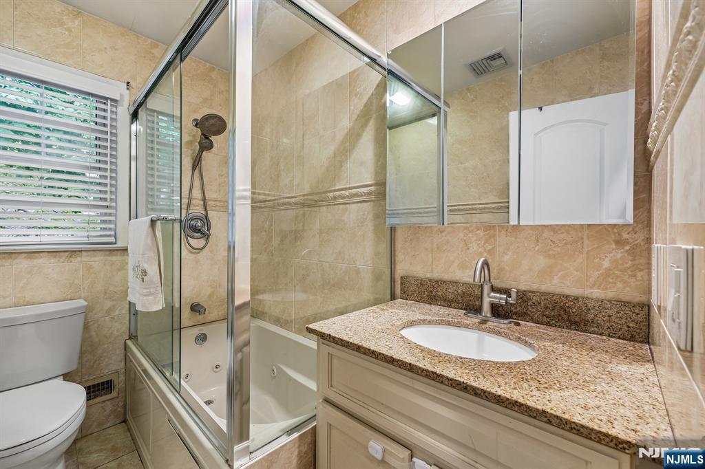 88 Stelling Avenue Maywood, NJ 07607 - Photo 14 of 25