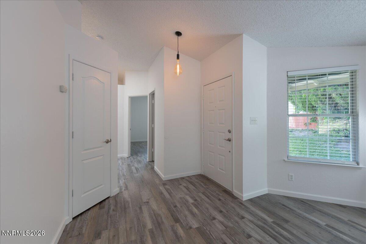 6333 Walnut Creek Road Reno, NV 89523 - Photo 22 of 29 06-Entry Inside