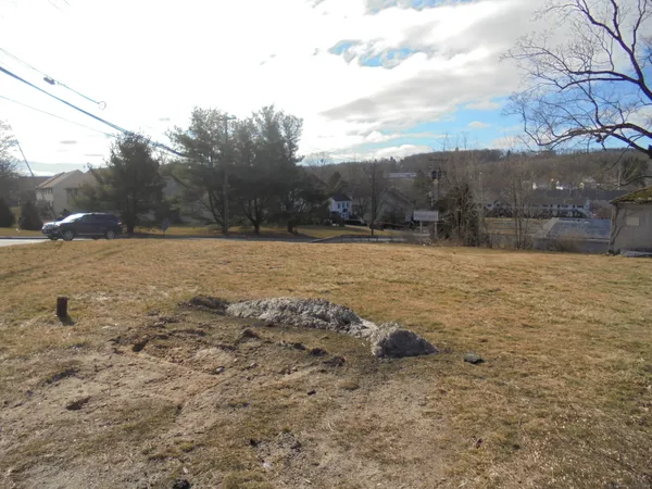 $199,000 | 3280 East Main Street, Waterbury, CT 06705