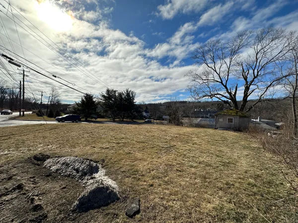 $199,000 | 3280 East Main Street, Waterbury, CT 06705