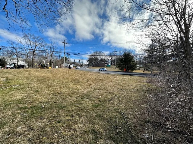 $199,000 | 3280 East Main Street, Waterbury, CT 06705