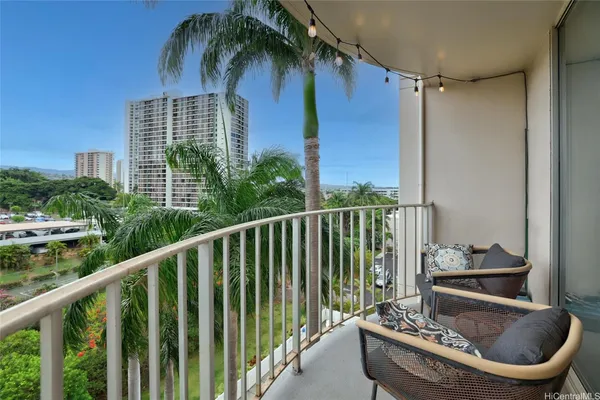 $268,000 | 98-1038 Moanalua Road, Unit 7606, Aiea, HI 96701