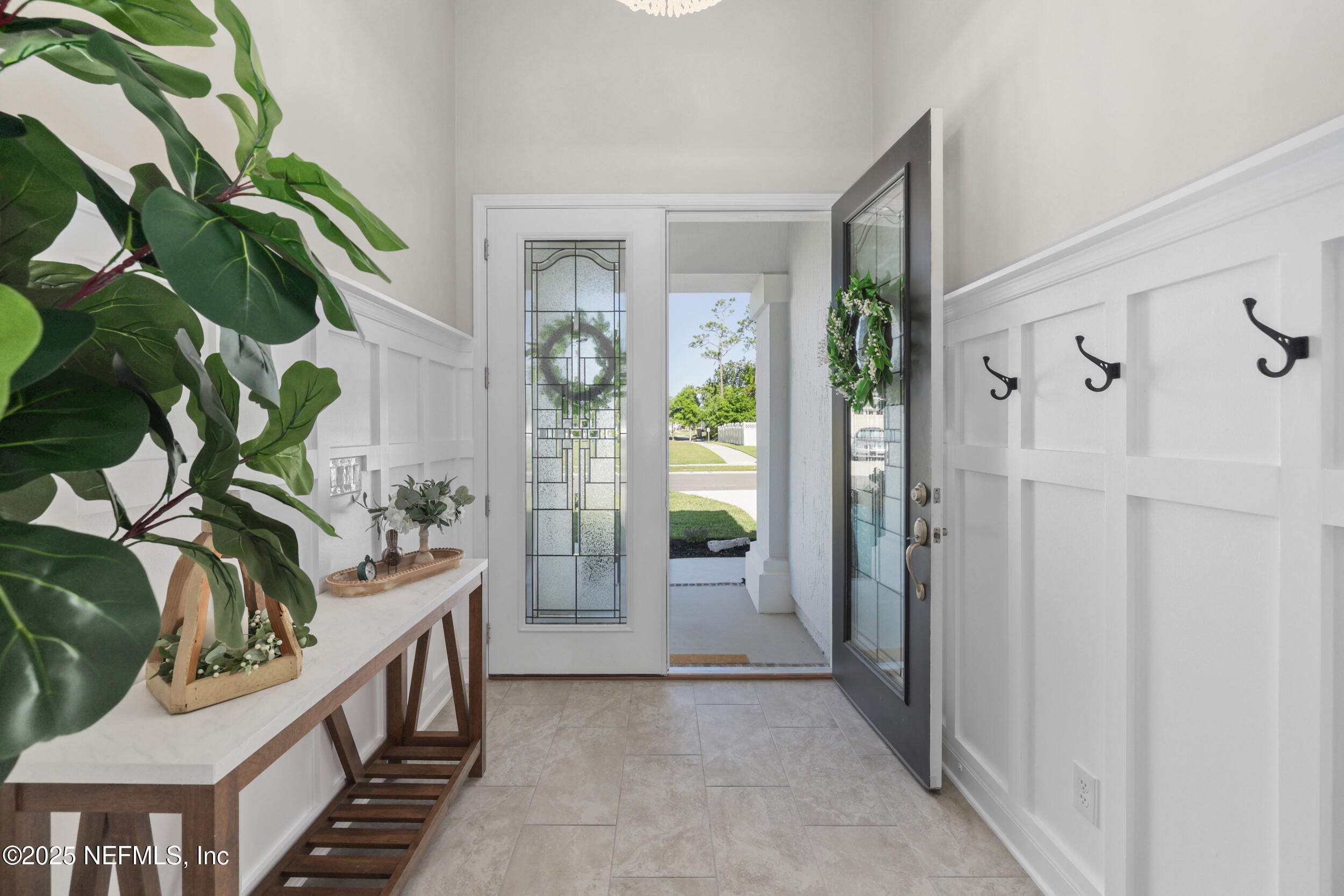 318 Windwalker Drive St. Augustine, FL 32092 - Photo 25 of 54 a living room with furniture