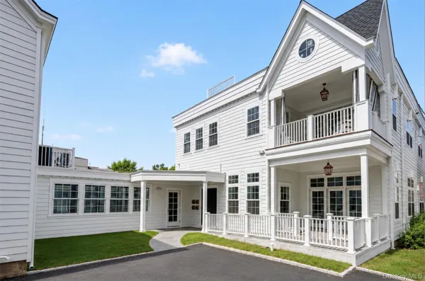 $8,000 | 63 Church Street, Unit 2, Greenwich, CT 06830
