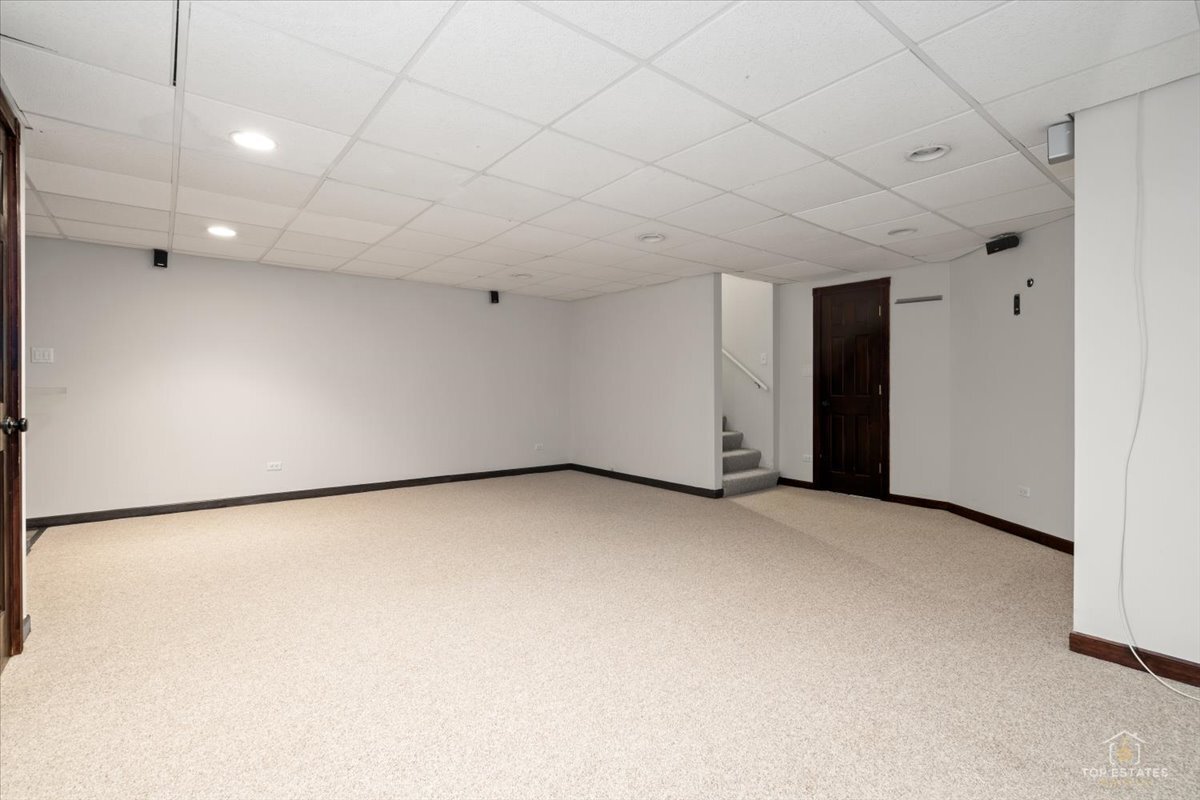 642 West Moreland Avenue Addison, IL 60101 - Photo 26 of 33