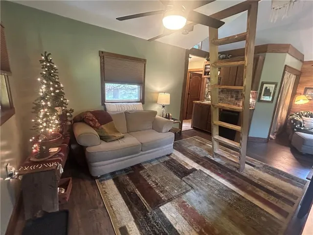 $269,000 | 5298 Chihuahua Road, Higginsville, MO 64037