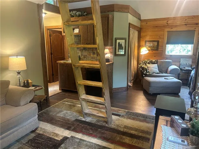 $269,000 | 5298 Chihuahua Road, Higginsville, MO 64037