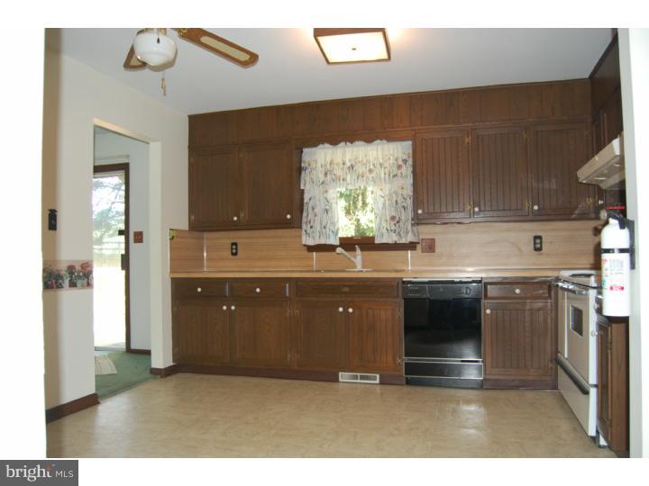 211 Hadfield Road Downingtown, PA 19335 - Photo 3 of 19 Gallery Image 3