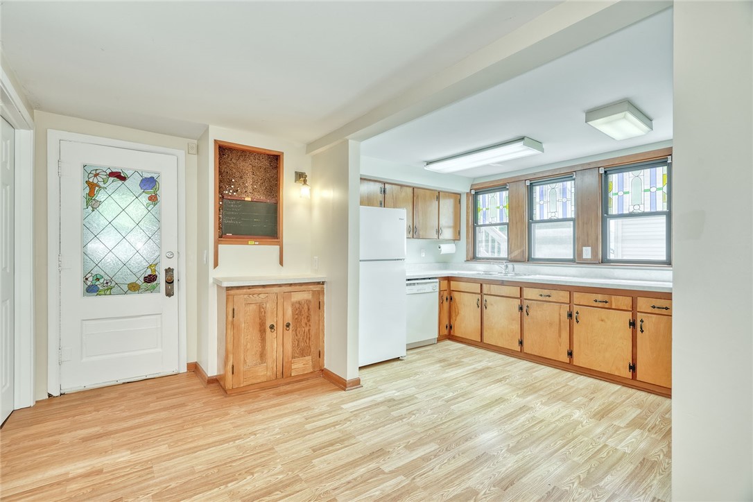 27 Martin Street Webster, NY 14580 - Photo 15 of 48 EAT-IN KITCHEN