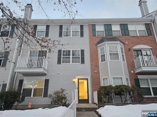 $3,300 | 2080 Drake Court, Mahwah, NJ 07430