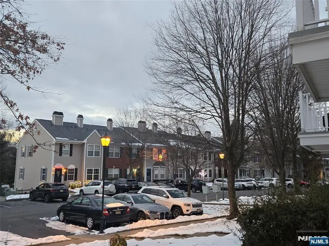 $3,300 | 2080 Drake Court, Mahwah, NJ 07430