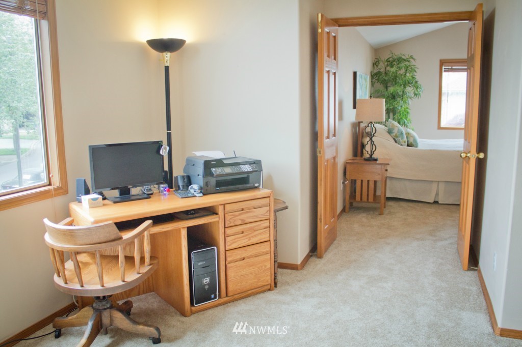 9006 Northeast 151st Place Bothell, WA 98011 - Photo 12 of 21 Gallery Image 12